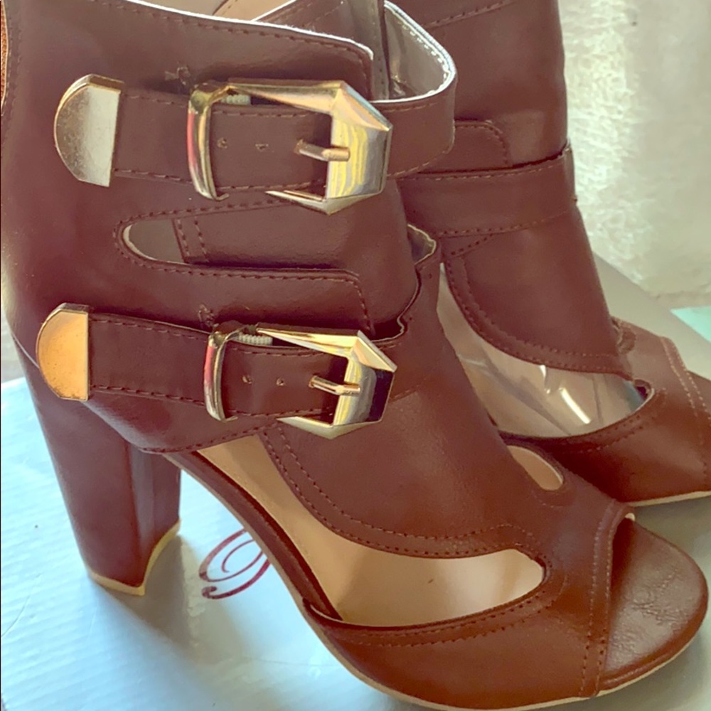 Bumper peep toe bootie
